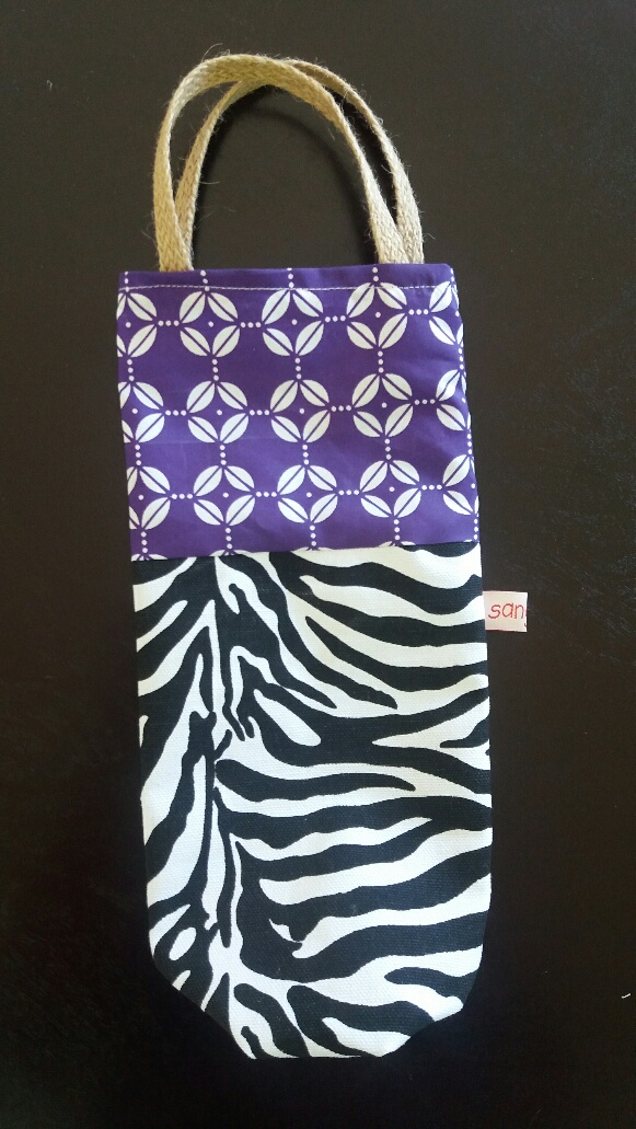 Bottle gift bag Zebra cotton lilac