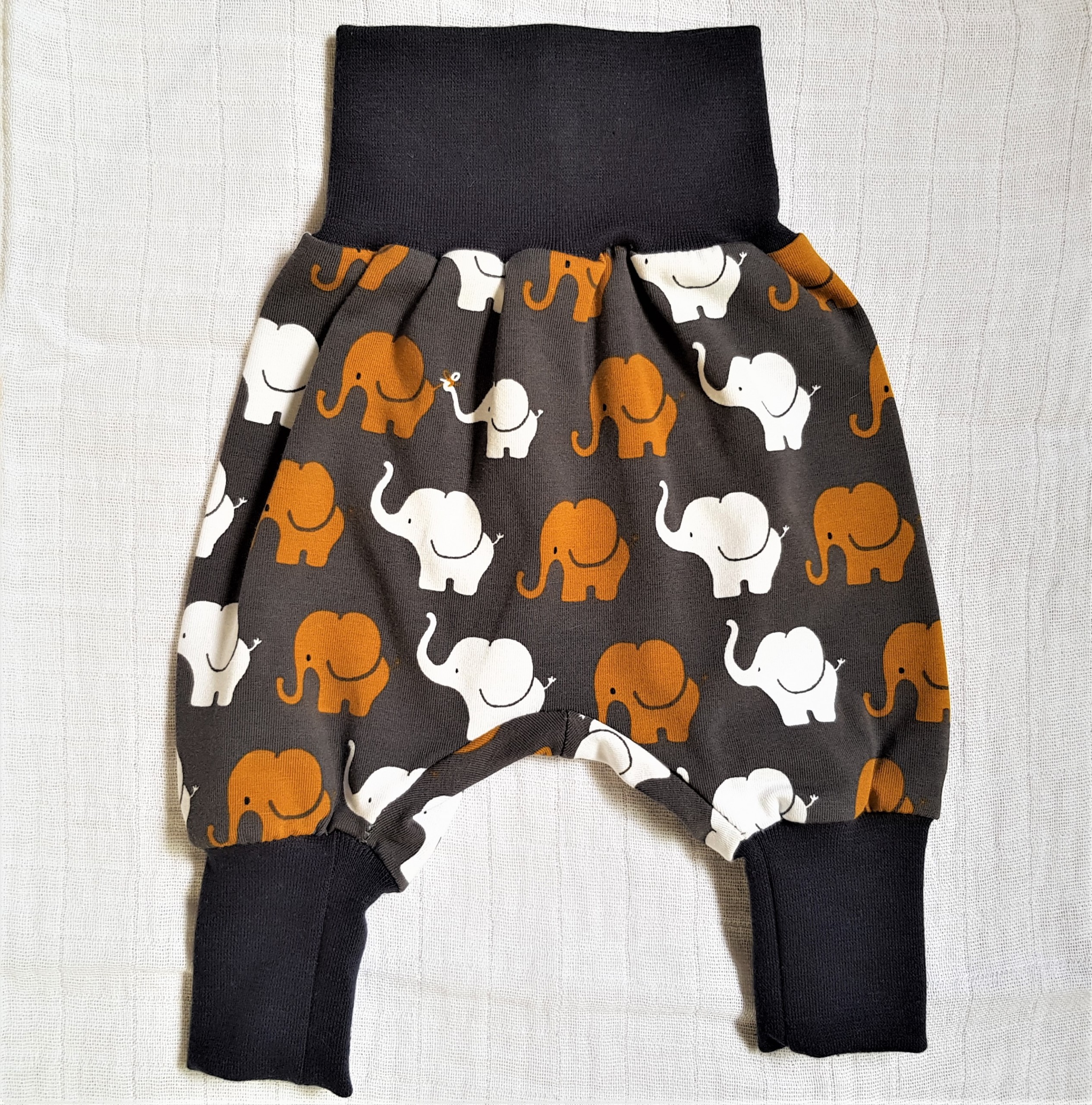Elepant-brown-pants